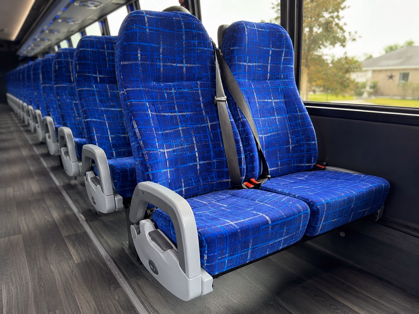 charter buses to braves games at truist park from johns creek