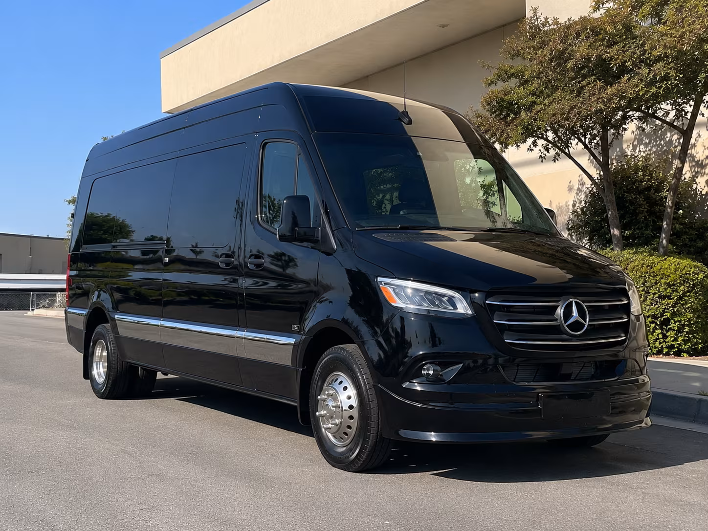 dunwoody private airport shuttles for dunwoody pickups and drop offs