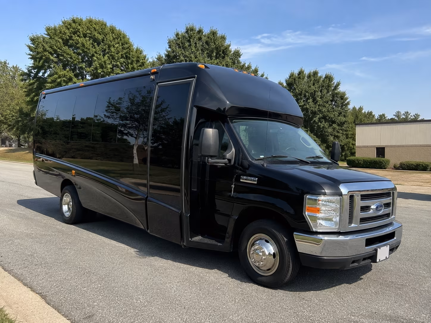 moving the whole wedding party from getting ready suites to the ceremony