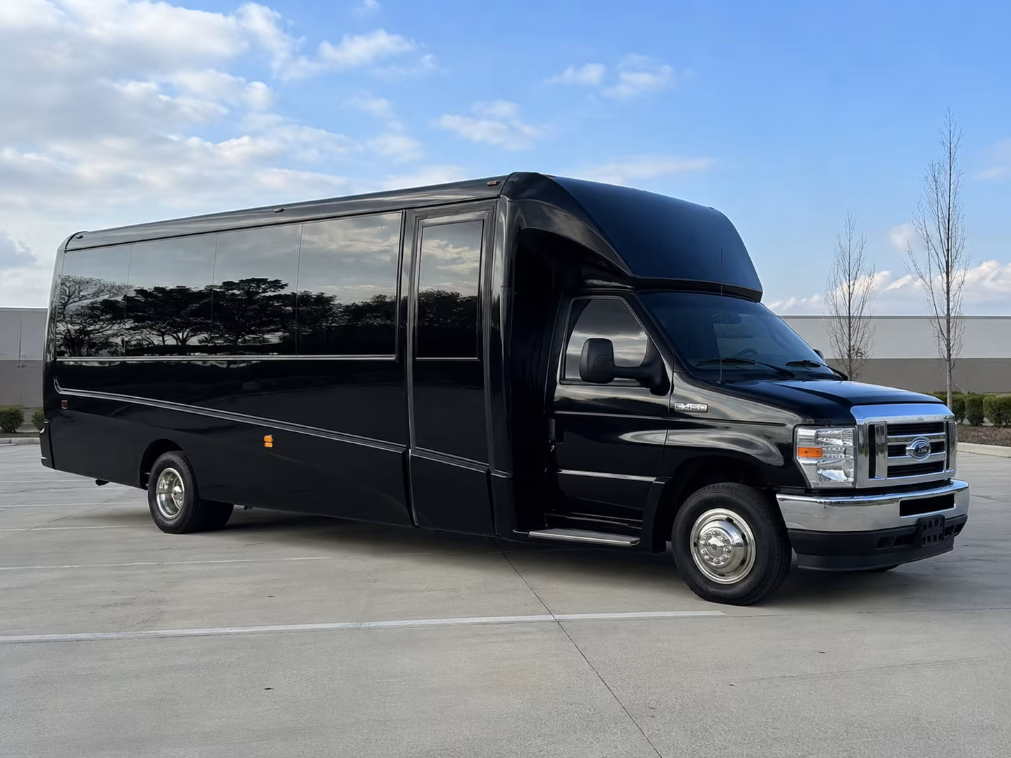 sporting event shuttle buses for golf tournaments at atlanta athletic club