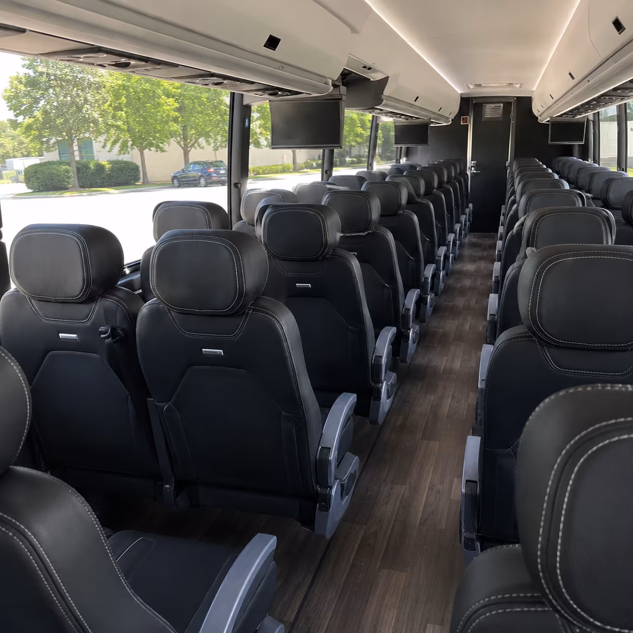 the ride to state farm arena and synovus bank amphitheater is easy when you book a bus