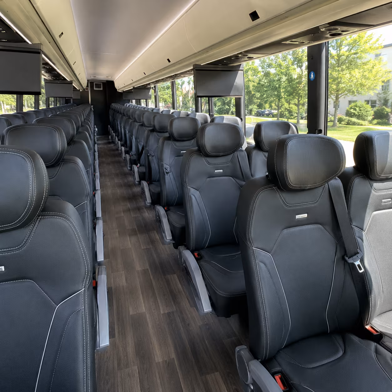 through a network of bus companies find easy transportation to gas south arena and fox theatre